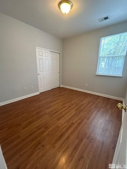 Building Photo - 2841 Granville Dr