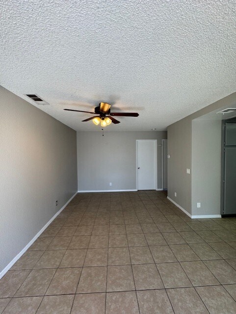 Building Photo - 5542 Orange Ave