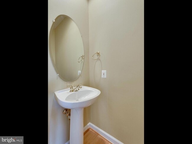 Building Photo - 8870 Ashgrove House Ln