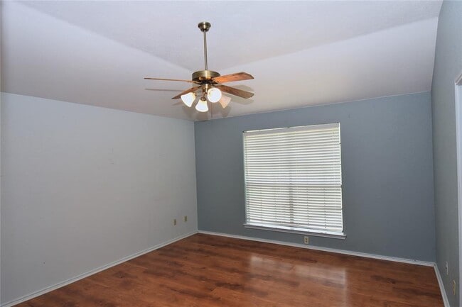 Building Photo - 8014 Cahill Dr