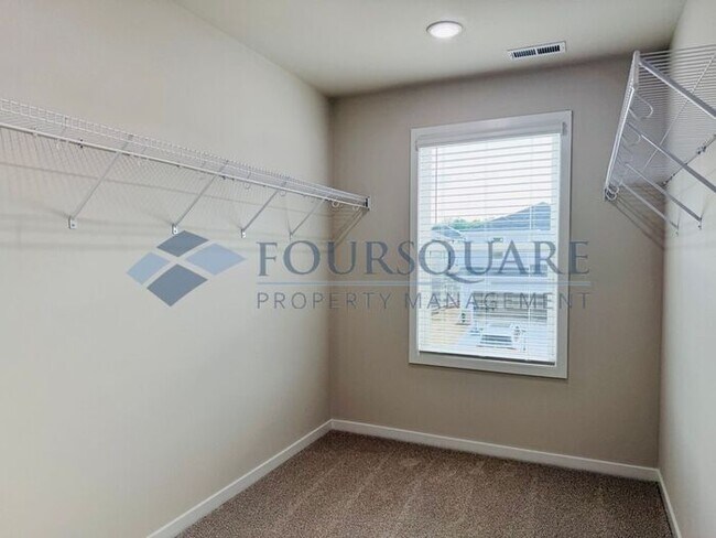 Building Photo - Modern 4-Bed / 2.5-Bath Single-Family Home with Loft, Gas Fireplace & 2-Car Garage – Near Downtow...