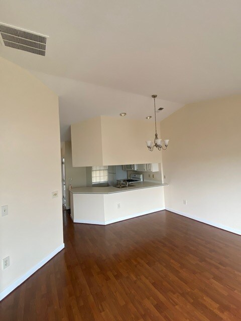Building Photo - 6924 Fairfax Dr