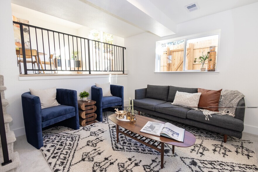 Building Photo - 5711 W 92nd Ave