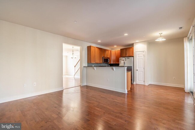 Building Photo - 705 Captains Way