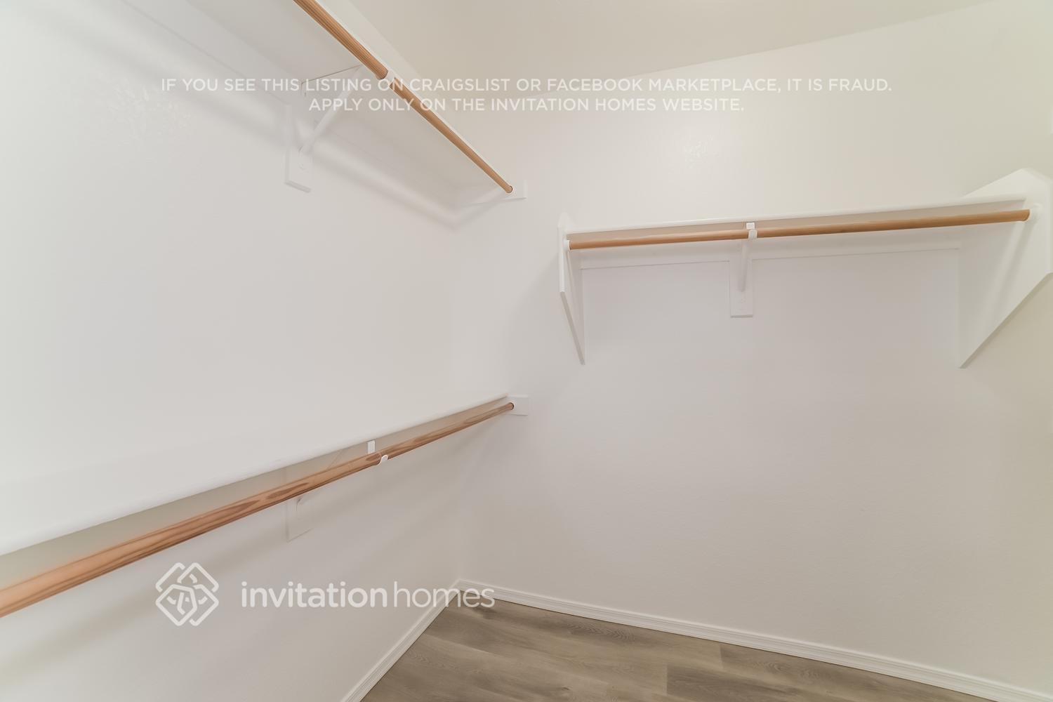 Building Photo - 5426 W Bluefield Ave
