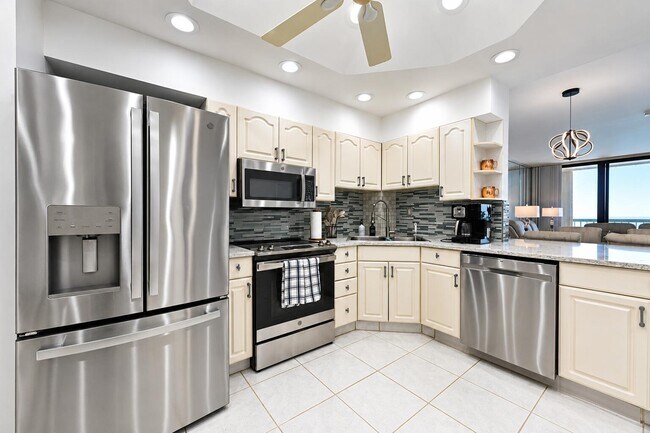 Building Photo - 9900 S Ocean Dr