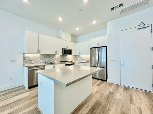 Building Photo - 45128 Warm Springs Blvd