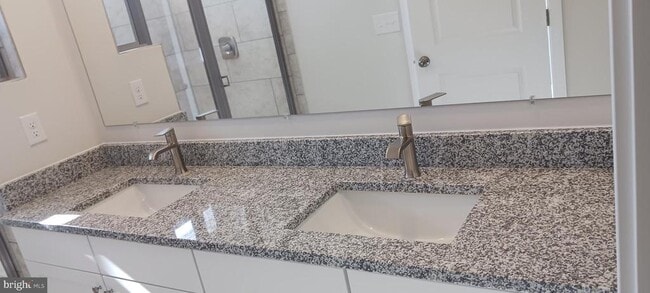 Building Photo - 2272 Marcy Dr