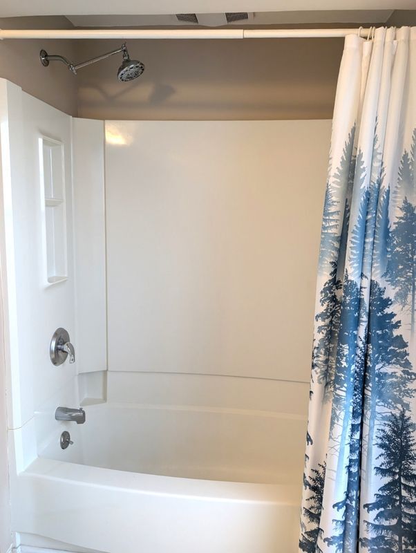 Building Photo - 5486 Broadway