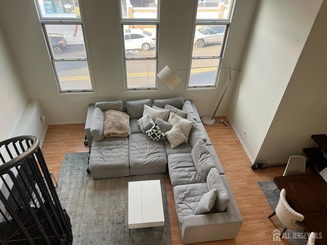 Building Photo - 9/11 New St