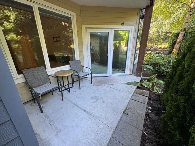Building Photo - 2bd/1.75ba Issaquah Condo
