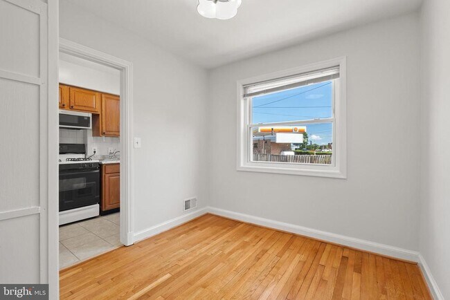 Building Photo - 342 Wesmond Dr