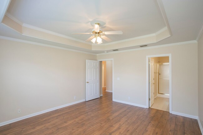 Building Photo - Lovely Townhome in Murfreesboro!