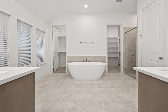 Building Photo - 1132 Beals Crk St