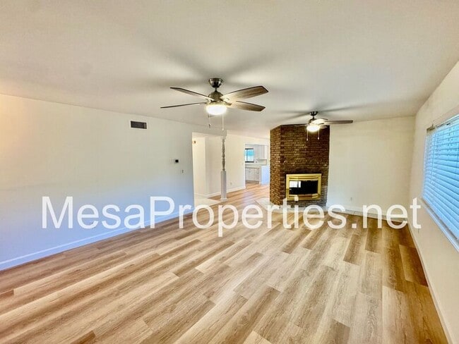 Building Photo - 1296 Grove Ave
