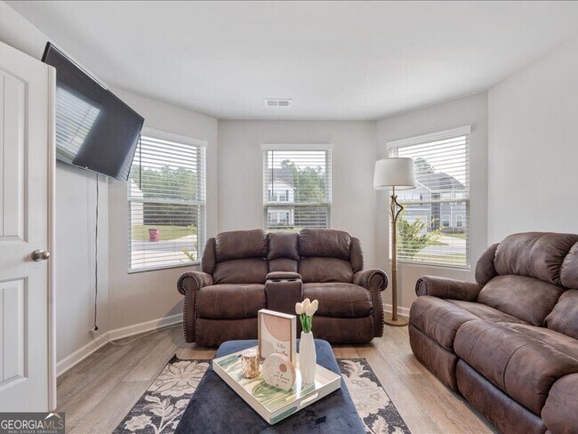 Building Photo - 174 Goodall Woods Dr