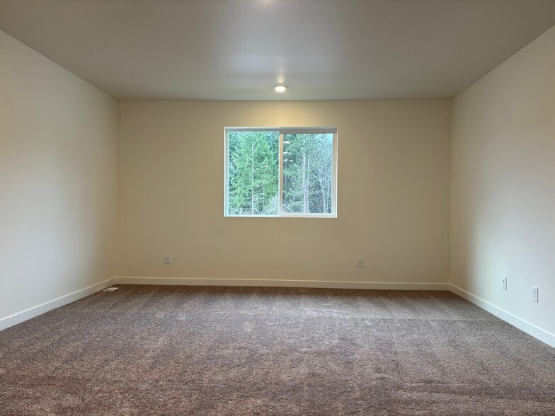 Building Photo - 17058 126th St E