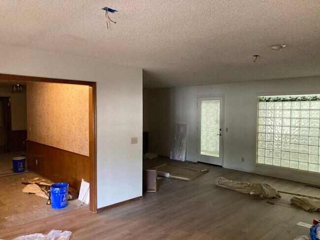 Building Photo - 2902