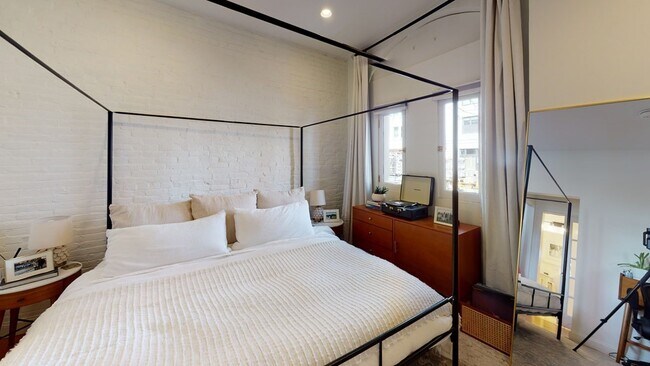 Building Photo - 27 Bowdoin St