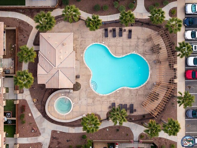 Building Photo - 315 Breezy Pl