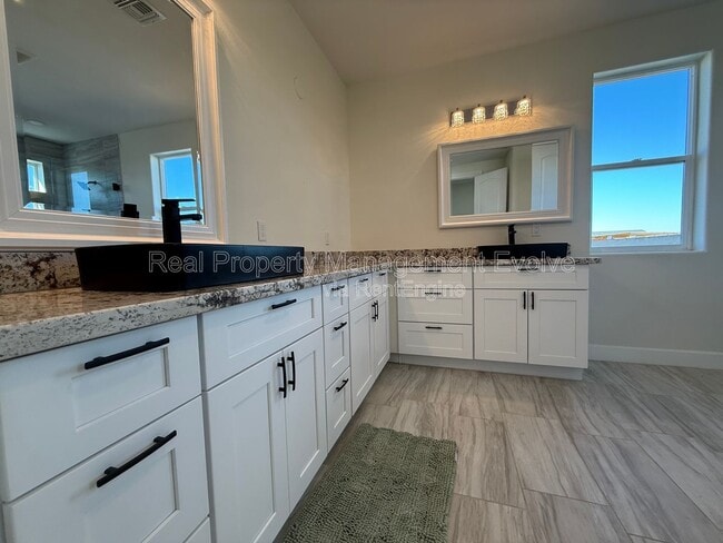 Building Photo - 22536 W Huntington Dr