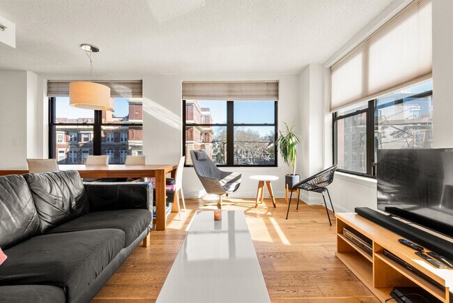 Building Photo - 4301 Park Ave