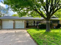 Building Photo - 1301 Melrose Dr