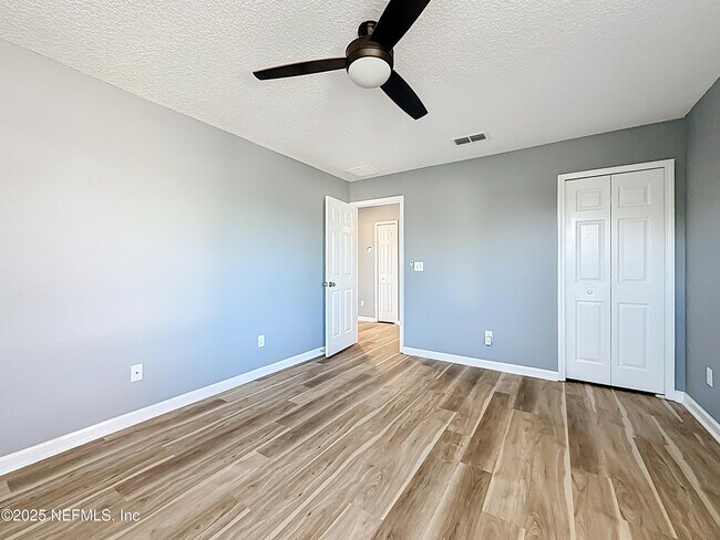 Building Photo - 243 Buck Run Way