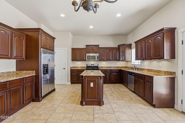 Building Photo - 11441 Victor Flores Pl