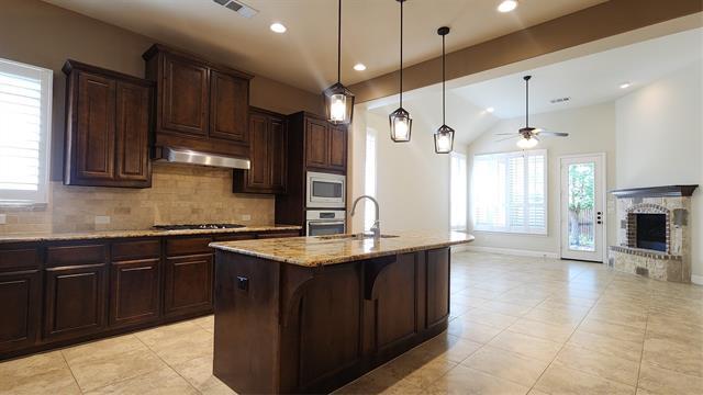 Building Photo - 5621 Grove Cove Dr