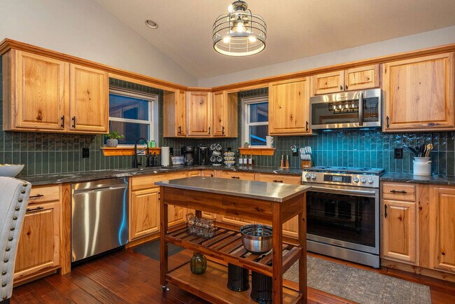 Building Photo - 629 Cherry Hill Dr