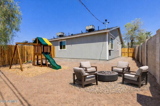 Building Photo - 502 S Crismon Rd