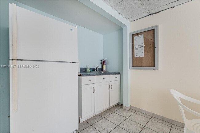 Building Photo - 8340 Harding Ave