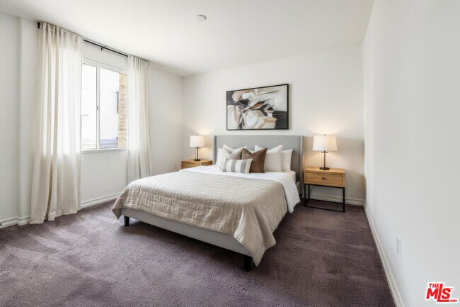 Building Photo - 629 Traction Ave