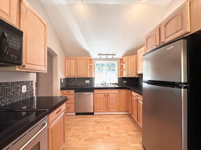 Building Photo - Gorgeous 3 Bed 2 Bath w/ Brand New Deck Patio Home in Cedar Hills! MOVE IN SPECIAL!