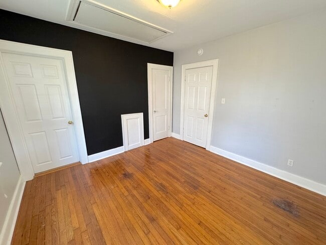Building Photo - Charming Two-Bedroom Single Family Home with Detached Garage