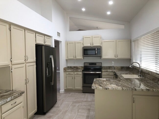 Building Photo - Lovely Updated Home in Leisure World a 45+ Active Adult Resort Community
