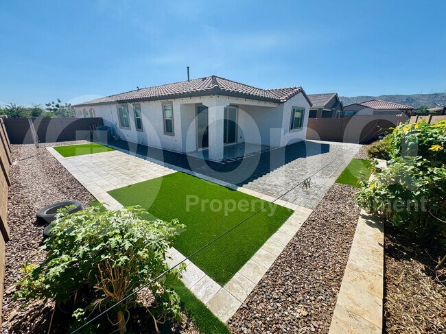 Building Photo - 6908 S 12th Way