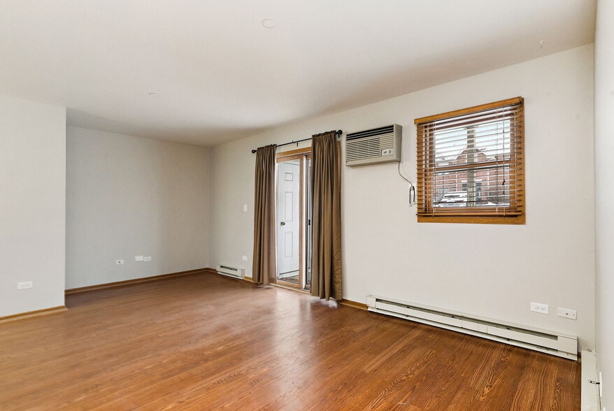 Building Photo - 1330 Cunat Ct