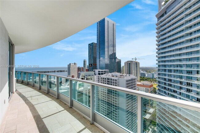 Building Photo - 1331 Brickell Bay Dr