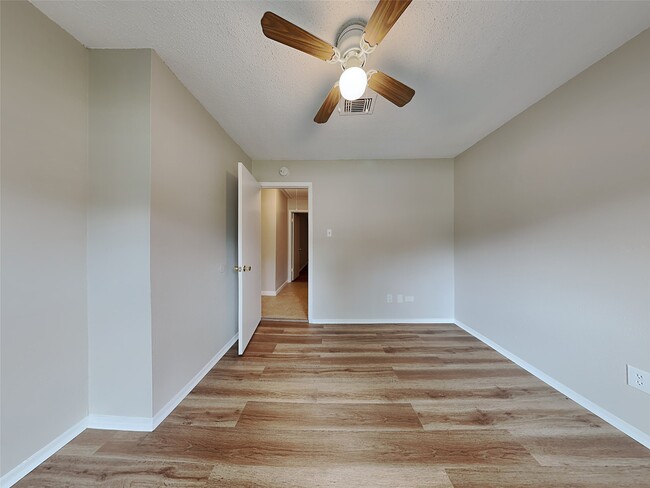 Building Photo - 7410 Soledad Dr