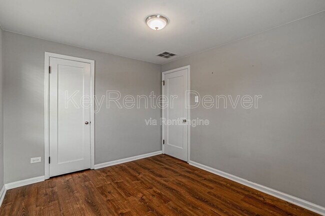 Building Photo - 201 S Meade St