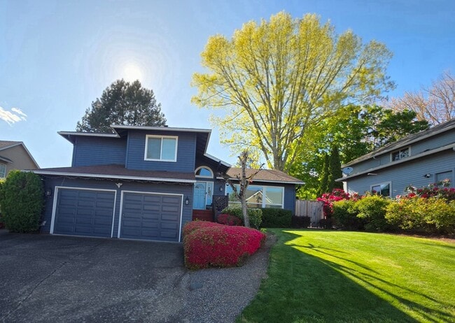 Building Photo - Charming 3 Bedroom Split-Level Home with Multiple Living Rooms & Spacious Back Yard