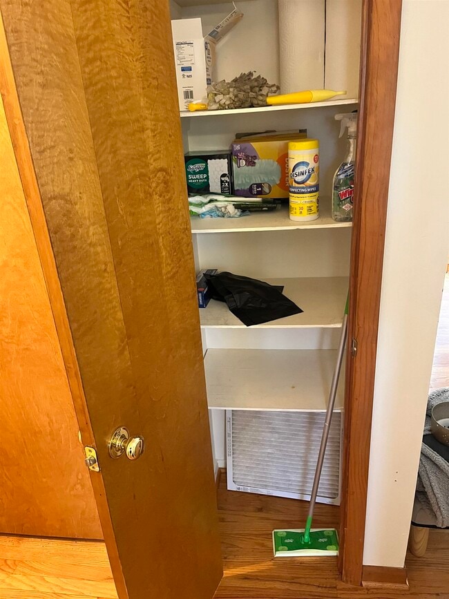 Building Photo - 125 Peyton St