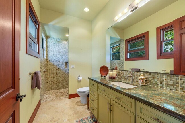 Building Photo - Luxury furnished 4 bedroom 3 bathroom with pool, spa, and outdoor showers