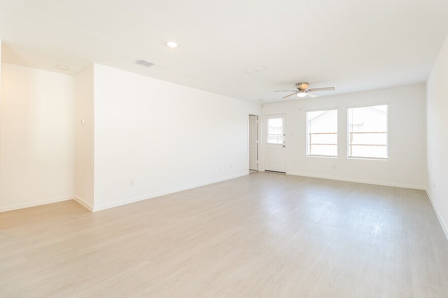 Building Photo - 1239 Maple St