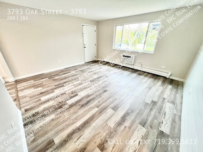 Building Photo - 3793 Oak St