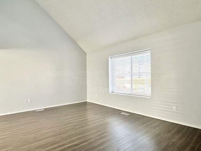 Building Photo - 3465 Kirkwood Dr