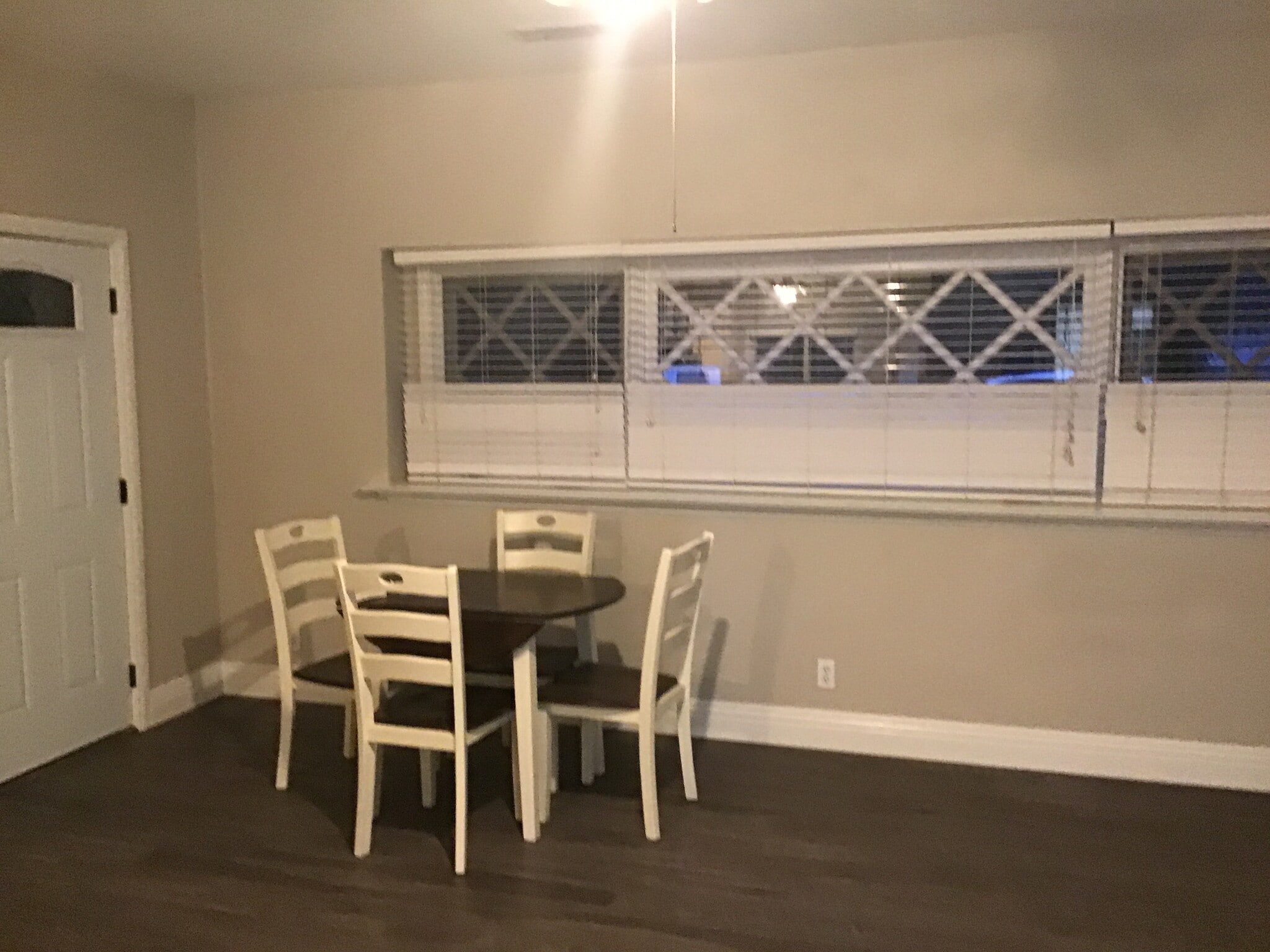 Building Photo - 606 Maple Ave