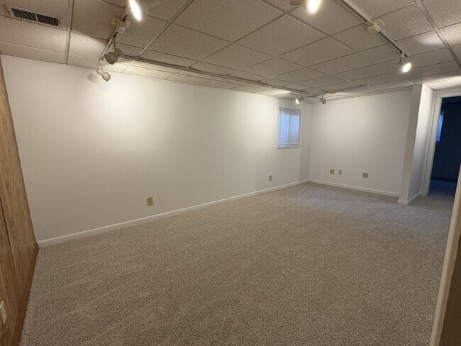 Building Photo - 230 Reed Ave